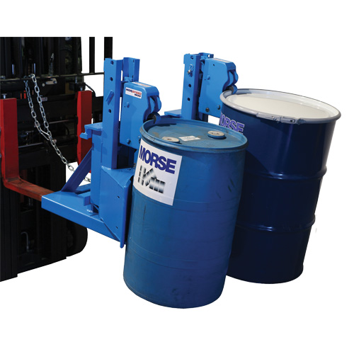 Manipulateur de barils MORSPEED 1500 pour chariot &eacute;l&eacute;vateur, Pour 55 gal. US (45 gal. imp.) The Estey Group