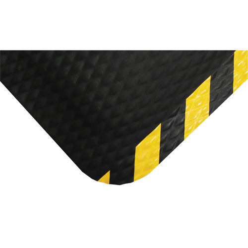 Hog Heaven Mat, Diamond, 4-4/5' x 8' x 5/8", Black/Yellow, Nitrile The Estey Group