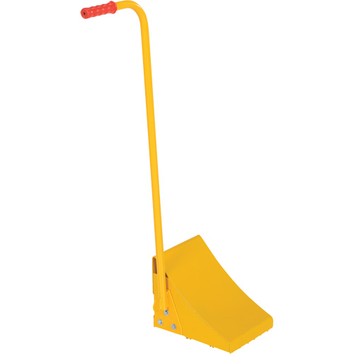 Cale de roue avec poign&eacute;e ergonomique, Acier, Jaune, 8" la x 10-3/4" p x 9-1/8" h The Estey Group