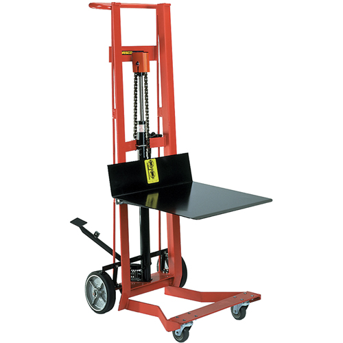 Gerbeur hydraulique &agrave; plateforme, M&eacute;canisme Pompe au pied, Capacit&eacute; de 750 lb, Levage max de 54" The Estey Group