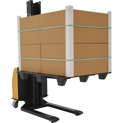 Gerbeur motoris&eacute; avec m&acirc;t &eacute;troit, Fonctionnement &eacute;lectrique, Capacit&eacute; 1000 lb, Lev&eacute;e max 63" The Estey Group