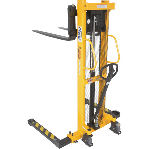 Gerbeur hydraulique manuel, Fonctionnement Pompe manuelle, Capacit&eacute; 2000 lb, Lev&eacute;e max 63" The Estey Group