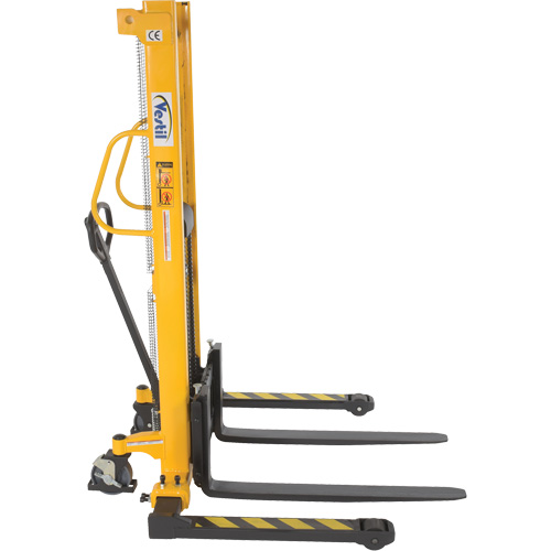 Gerbeur hydraulique manuel, Fonctionnement Pompe manuelle, Capacit&eacute; 2000 lb, Lev&eacute;e max 63" The Estey Group