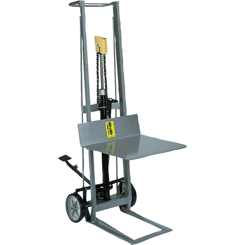 Gerbeur hydraulique &agrave; plateforme, M&eacute;canisme Pompe au pied, Capacit&eacute; de 400 lb, Levage max de 54" The Estey Group