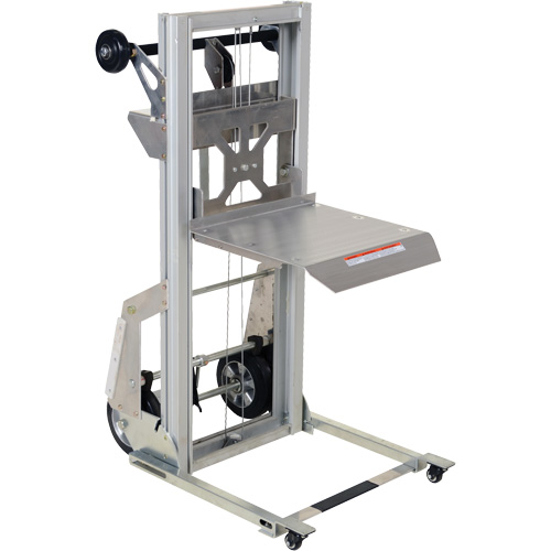 Appareil de levage portatif en aluminium, M&eacute;canisme Pompe au pied, Capacit&eacute; de 200 lb, Levage max de 61" The Estey Group