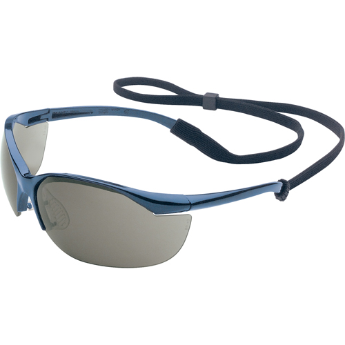 Lunettes de s&eacute;curit&eacute; Uvex Vapor, Lentille Grise/fum&eacute;e, Anti-&eacute;gratignures, ANSI Z87+/R&eacute;pond ou surpasse la norme CSA Z94.3 The Estey Group