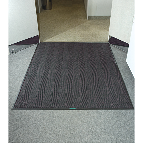 Tapis Waterhog Eco Elite, Essuie-pieds/grattoir, 4' x 20' x 3/8", Cendre grise The Estey Group