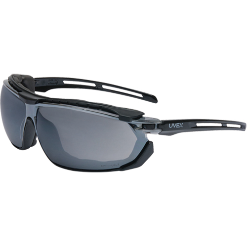 Lunettes de s&eacute;curit&eacute; &eacute;tanches Uvex Tirade, Lentille Argent/Miroir, Antibu&eacute;e, ANSI Z87+/R&eacute;pond ou surpasse la norme CSA Z94.3 The Estey Group