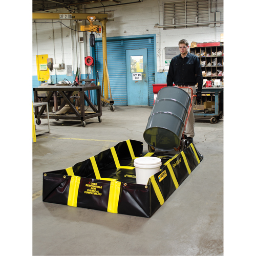 Bermes de confinement avec supports int&eacute;rieurs de parois QuickBerm , Capacit&eacute; 235 gal. US, 4' la x 8' lo x 12" h, Support &agrave; encliqueter The Estey Group