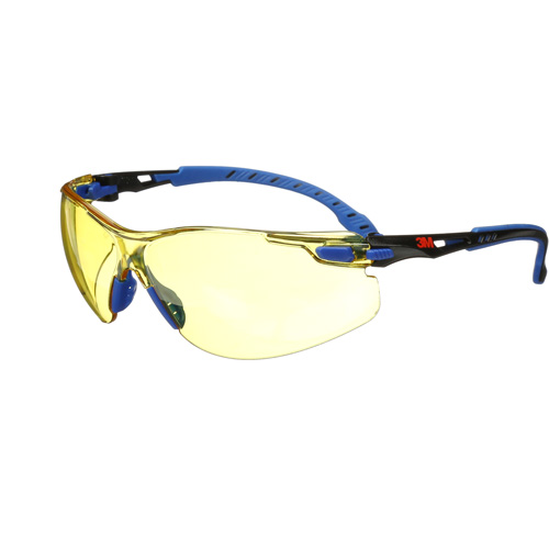 Lunettes de s&eacute;curit&eacute; Solus avec lentilles Scotchgard, Lentille Ambr&eacute;e, Antibu&eacute;e, R&eacute;pond ou surpasse la norme CSA Z94.3 The Estey Group