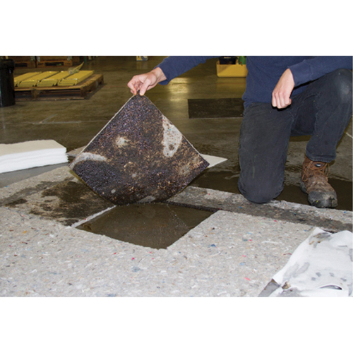 Tampons Husky Spilltration, Huile seulement, 16" x 16", 17,2 gal. d'absorption The Estey Group