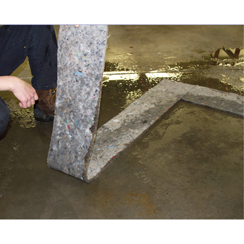 Bandes Husky Spilltration, Huile seulement, 64" x 8", 4 gal. d'absorption The Estey Group