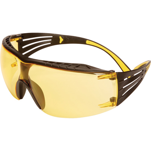 Lunettes de s&eacute;curit&eacute; SecureFit s&eacute;rie 400, Lentille Ambr&eacute;e, Antibu&eacute;e/Anti-&eacute;gratignures, ANSI Z87+/R&eacute;pond ou surpasse la norme CSA Z94.3 The Estey Group