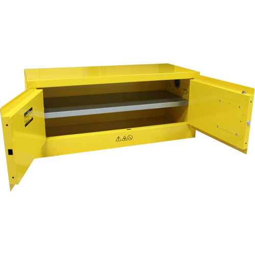 Armoire pour produits inflammables, 12 gal., 2 Porte(s), 43" La x 18" h x 18" p The Estey Group