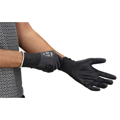 Gants &eacute;cologiques enduits et perm&eacute;ables &agrave; l'air, 10, R&ecirc;vetement Mousse de nitrile, Calibre 21, Enveloppe en Nylon/rPET The Estey Group
