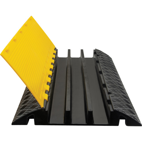 Protecteur de c&acirc;bles en polyur&eacute;thane, 3 canaux, 35,43" lo x 19,69" la x 3" h The Estey Group