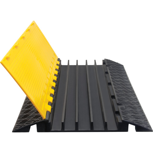 Protecteur de c&acirc;bles en polyur&eacute;thane, 5 canaux, 35,43" lo x 19,69" la x 2" h The Estey Group