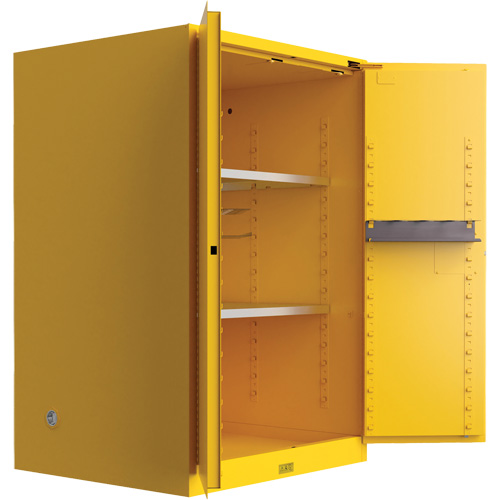 Armoire de s&eacute;curit&eacute; pour produits inflammables Utili-Guard+, 90 gal., 2 Porte(s), 43" La x 65" h x 37" p The Estey Group
