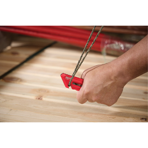 Couteau utilitaire compact pour usage multiple The Estey Group