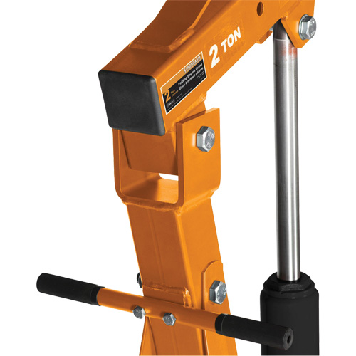 Grue escamotable pour moteur — Strongarm The Estey Group