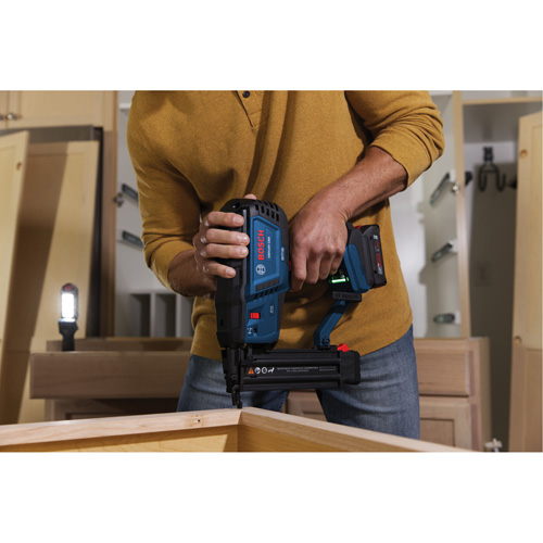 Brushless 18-Gauge Brad Nailer Kit with Standard Power Battery, 18 V, Lithium-Ion The Estey Group