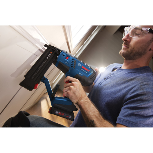 Brushless 18-Gauge Brad Nailer Kit with Standard Power Battery, 18 V, Lithium-Ion The Estey Group