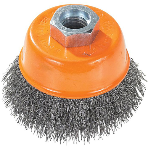 Brosse coupe avec soies m&eacute;talliques ondul&eacute;es et anneau The Estey Group