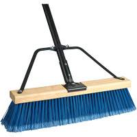 Balai-brosse &agrave; manche renforc&eacute; Ryno, 36", Fin, Soies PVC The Estey Group