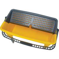 Seau et essoreuse pour vadrouille en microfibres, Passoire, 11 gal. US (44 pintes), Jaune The Estey Group