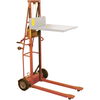 Chariot de levage Triple Truck, Capacit&eacute; 30 - 85 gal. US (25 - 70 gal. imp.) The Estey Group