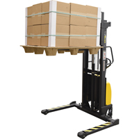 Gerbeur pour chariot &eacute;l&eacute;vateur, Fonctionnement &eacute;lectrique, Capacit&eacute; 2000 lb, Lev&eacute;e max 63" The Estey Group