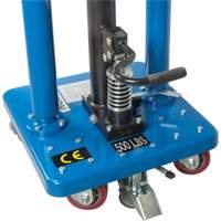 Table de travail hydraulique, 18'' lo x 18'' la, Acier, Capacit&eacute; 500 lb The Estey Group