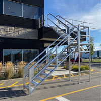 Escalier Smartstairs t&eacute;lescopique &agrave; 3-5 marches en aluminium The Estey Group