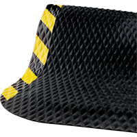 Hog Heaven No. 423 Mats, Diamond, 3-3/4' x 5-3/4' x 5/8", Black/Yellow, Nitrile The Estey Group
