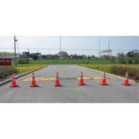 C&ocirc;ne de signalisation, 28", Orange, Bande(s) r&eacute;fl&eacute;chissante(s) 4" & 6" The Estey Group