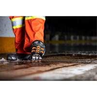 Aide &agrave; la traction sans crampons GripPro, Caoutchouc, Traction Rainur&eacute;, Moyen/Petit The Estey Group