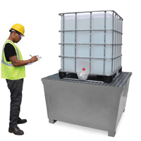 Ultra-IBC Spill Pallet en acier, Capacit&eacute; de d&eacute;versement 370 gal. US, 57,6" x 34,7" x 56,9" The Estey Group