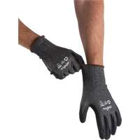 Gants &eacute;cologiques, l&eacute;gers, et r&eacute;sistants &agrave; la coupe, &agrave; haute dext&eacute;rit&eacute;, Taille 7, Calibre 21, Rev&ecirc;tement Mousse de nitrile, Enveloppe en Acier inoxydable/PEHP/rPET, ASTM ANSI niveau A5 The Estey Group