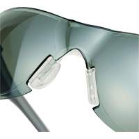 Lunettes de s&eacute;curit&eacute; Adapt Lite, Lentille Int&eacute;rieur/ext&eacute;rieur, Antibu&eacute;e/Anti-&eacute;gratignures, ANSI Z87+/R&eacute;pond ou surpasse la norme CSA Z94.3 The Estey Group
