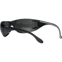 Lunettes de s&eacute;curit&eacute; Adapt Lite, Lentille Fum&eacute;e, Antibu&eacute;e/Anti-&eacute;gratignures, ANSI Z87+/R&eacute;pond ou surpasse la norme CSA Z94.3 The Estey Group