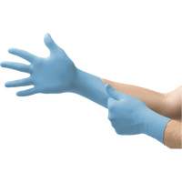 Gants jetables Vesatility 92-134 MICROFLEX, 5.5/6/T-petit, Nitrile, 2,76-mil/3,94-mil, Sans poudre, Bleu, Classe 2 The Estey Group