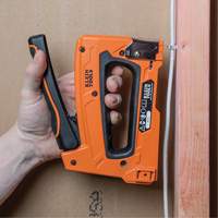 Agrafeuse pour c&acirc;blage libre, Agrafes 5/16"/1/4"/11/32" The Estey Group