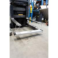 Balais de cour magn&eacute;tique, 36" la The Estey Group