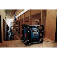 Radio de chantier avec Bluetooth 5.0 et station dalimentation, Lithium-ion, 18 V The Estey Group