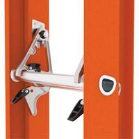 BuildMan&reg; Extension Ladder, 300 lbs. Cap., 16' H, Grade 1A The Estey Group